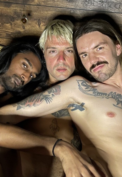 Seedy Threesome